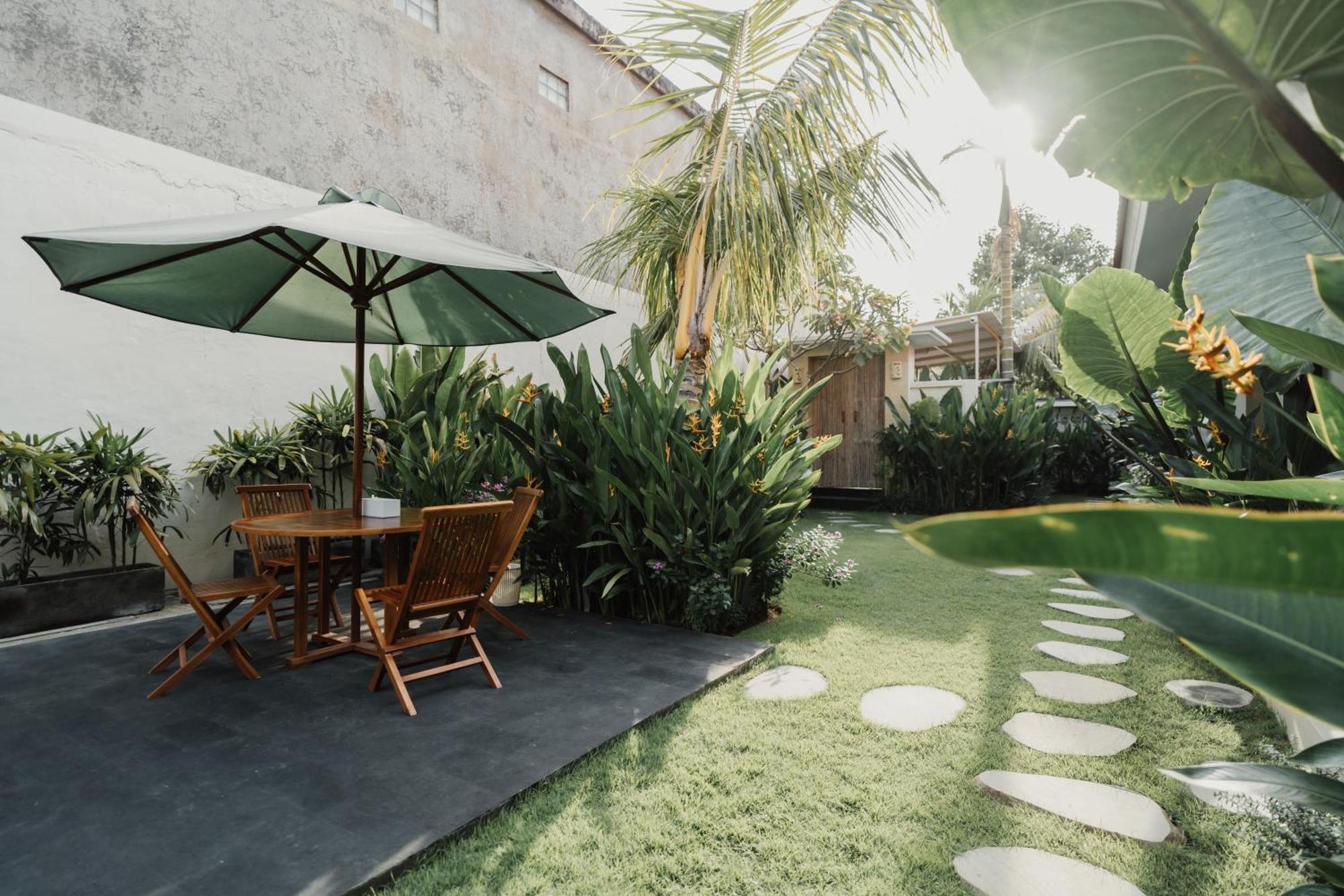 Отель D'Leafy Seminyak Экстерьер фото